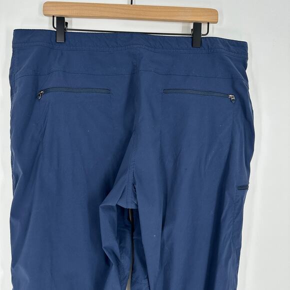 L.L. Bean Womens Water-Repellent Comfort Trail Pants Straight Leg Navy 10 - Picture 4 of 9